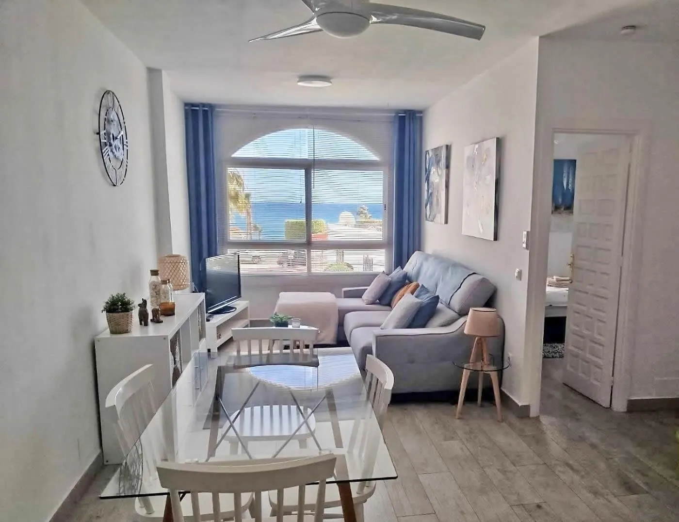 2 Bed Beachfront Apartment In Mojacar 0*,